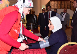 وزيرة الصحة تجرى المسح الطبي ضمن مبادرة 100مليون صحة
