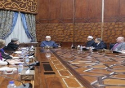 الإمام الأكبر لوفد أساقفة النرويج: السلام العالمي لا يمكن أن يتحقق إلا باستحضار القيم الأخلاقية للأديان