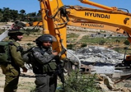 الاحتلال الإسرائيلي يشق طريقا في الأغوار الشمالية بحجة التدريبات