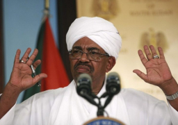 البشير: من يريد السلطة مرحبا به والقرار للشعب السوداني