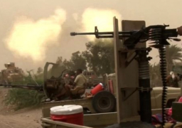 مدفعية الجيش اليمنى تستهدف مواقع مليشيا الحوثى فى جبهة حمك جنوب اليمن