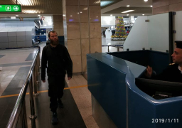 بالفيديو والصور.. السلطات المصرية ترحل ألمانيا داعشيا من مطار القاهرة