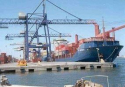 تداول 30 سفينة حاويات وبضائع بموانئ بورسعيد