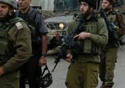 قوات الاحتلال الإسرائيلي تعتدي بوحشية على عائلة فلسطينية بالخليل