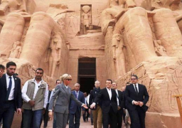 بالصور … الرئيس الفرنسي وزوجته في جولة لآثار ومعابد أسوان