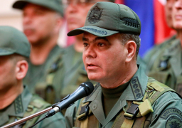 وزير الدفاع الفنزويلي يعلن دعم الجيش لمادورو