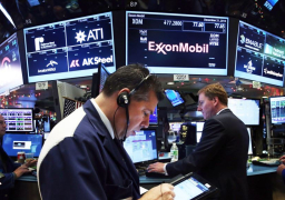 وول ستريت ترتفع في نهاية عام صعب