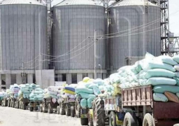 بسبب حصار الميليشيات … مخازن حبوب الحديدة مهددة بالتعفن