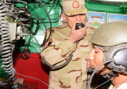 الفريق محمد فريد يشهد إحدى المراحل الرئيسية للمناورة “فاتح 26”