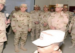 وزير الدفاع يؤكد أهمية المعاهد التعليمية للأسلحة المختلفة في إعداد أجيال من قادة وضباط القوات المسلحة