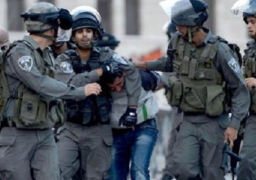 مستوطنون يقتحمون باحات المسجد الأقصى بحراسة قوات الاحتلال الإسرائيلي