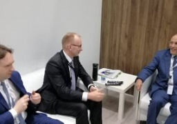 “العصار” يبحث سبل التعاون فى مجالات التصنيع الحربى على هامش معرض”IDEX2019″ بأبو ظبى