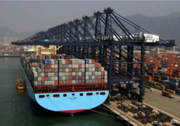 تداول 430 شاحنة بضائع بموانئ البحر الأحمر