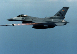 طيران التحالف الدولي يدك مخابئ جبلية لداعش في محافظة صلاح الدين العراقية