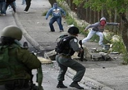 إصابة شابين فلسطينيين برصاص الاحتلال الإسرائيلي شمال غزة