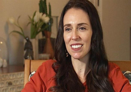 رئيسة وزراء نيوزيلندا تتعهد بإصلاح قوانين الأسلحة بعد الهجوم الدموي على مسجدين