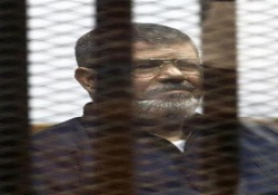 تأجيل إعادة محاكمة “مرسي” في قضية اقتحام السجون لجلسة 24 مارس