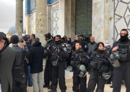 40 ألف فلسطيني يؤدون صلاة الجمعة بالأقصى.. وشرطة الاحتلال تنشر القناصة على مشارفه