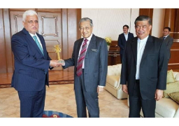 الفياض يبحث ورئيس الوزراء الماليزي آفاق التعاون المشترك