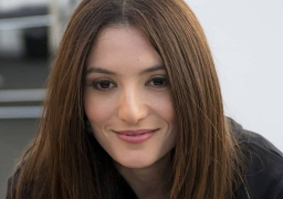 المطربة العالمية ديلارا كازيموفا تصل إلى شرم الشيخ