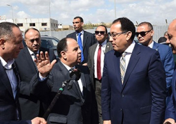 رئيس الوزراء يتفقد مركز الخدمات اللوجستية بمطار القاهرة والإعلان عن بدء تشغيل منظومة ” نافذة “