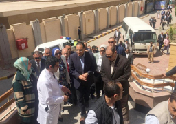 مدبولى يستهل جولته بالفيوم بتفقد معرض القرى المنتجة