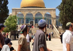 عشرات المستوطنين يقتحمون المسجد الأقصى