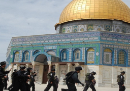 مستوطنون يقتحمون المسجد الأقصى وسط حراسة الاحتلال الإسرائيلي
