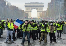 منع السترات الصفراء من التظاهر السبت بمنطقة الشانزليزيه في باريس