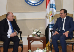 سفير أستراليا يشيد لـ”وزير البترول” بالجهود المبذولة لتحويل مصر لمركز إقليمى للغاز