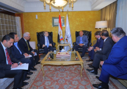 وزير النقل يتابع مع ” ترانسماش ” الروسية تنفيذ 1300 عربة سكة حديد