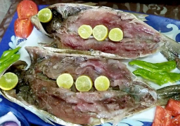 “دليلك الخاص” لاختيار الفسيخ والرنجة في شم النسيم وطريقة تناولهما