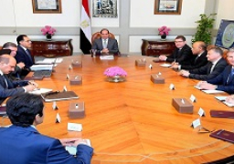 الرئيس عبد الفتاح السيسي يجتمع مع الدكتور مصطفى مدبولي رئيس مجلس الوزراء وأوضح خلال الاجتماع عزم الدولة على تطوير مصانع قطاع الغزل والنسيج التابعة لقطاع الأعمال العام