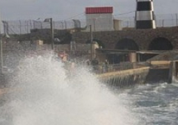 غلق بوغاز ميناءي الإسكندرية والدخيلة نظرا لسوء الأحوال الجوية