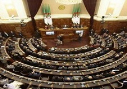 غدا.. جلسة مشتركة لغرفتي البرلمان الجزائري لتعيين رئيس مؤقت للبلاد