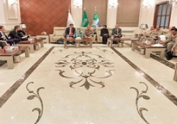 التحالف العربي يبحث مع مسؤولين أممين التدخلات الإيرانية في اليمن