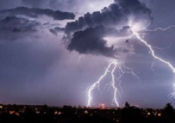 مصرع 28 شخصا وإصابة 400 آخرين جراء عاصفة رعدية فى نيبال