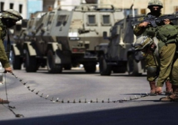 الاحتلال يغلق “باب العامود” ويعتقل 8 أطفال جنوب القدس