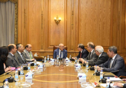 بالصور … “العصار” يستقبل وفد شركة ” بيكتل” الأمريكية لبحث سبل التعاون المشترك