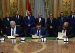العصار يوقع بروتوكولا لتسويق منتجات شركة حلوان للآلات والمعدات