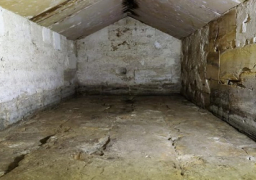 “العناني”:الكشف عن مقبرة مزدوجة ملونة من العصر البطلمي بأخميم