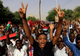 رويترز: المجلس العسكرى فى السودان يعلن تشكيل حكومة مدنية وإلغاء حظر التجوال