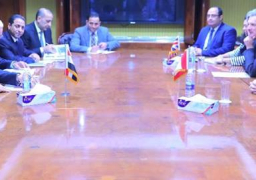 الوزير يدعو الشركات البريطانية والكندية للتعاون في اصلاح السكك الحديد