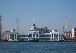 تداول 25 سفينة بضائع عامة وحاويات بموانئ بورسعيد