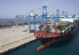 تفريغ 999 رأس ماشية وشحن 7250 طن صودا كاوية بميناء غرب بورسعيد