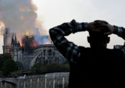 بعد حريق كاتدرائية نوتردام .. ماكرون : سنعيد بناءها معا وحريقها مأساة حقيقية وهي “قلب باريس”