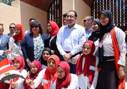 رئيس الوزراء يتفقد بيت ثقافة “الأقالتة” بالأقصر ويستجيب لطلب طفل أبكم