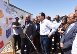 رئيس الوزراء يتفقد محطة معالجة صرف صحى الزينية بالأقصر