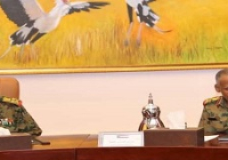 المجلس الانتقالي السوداني يعلن قبول استقالة ثلاثة من أعضائه