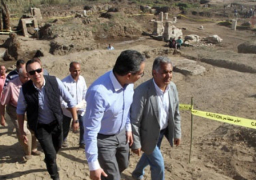 وزير الآثار يتفقد مقبرة “خوى” من الأسرة الخامسة بجبانة سقارة